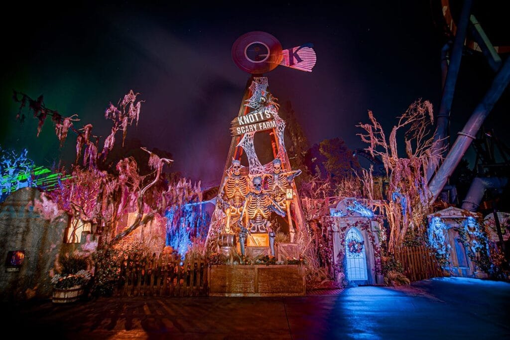 8 Destinations Guaranteed to Scare You This Halloween 8 Knotts Scary Farm 1
