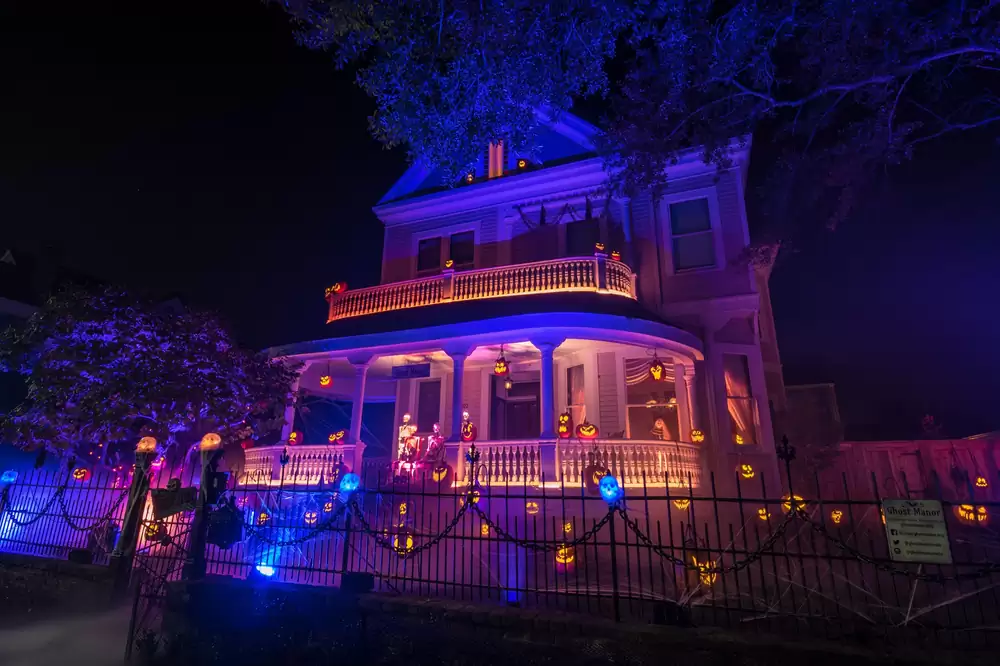 8 Destinations Guaranteed to Scare You This Halloween 6 new orleans halloween